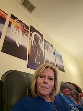 Snapshot of FireAfterDark chatting on February 25, 2026, 1:37 am FireAfterDark online show from February 25, 2026, 1:37 am