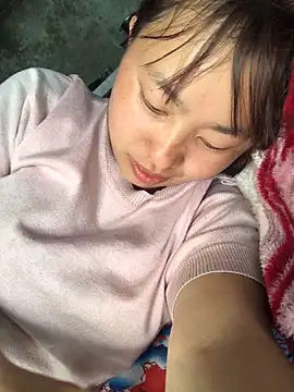 Snapshot of honeyyy110 chatting on February 26, 2026, 6:01 am honeyyy110 online show from February 26, 2026, 6:01 am