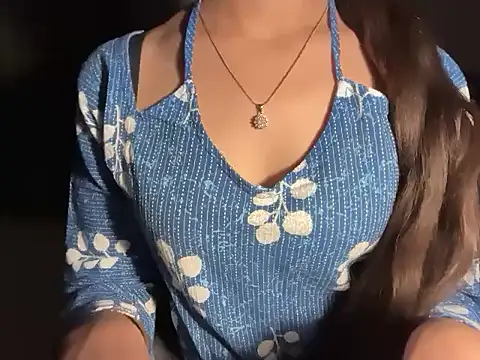 Snapshot of Simran_kaurr chatting on April 4, 2026, 6:00 am Simran kaurr online show from April 4, 2026, 6:00 am