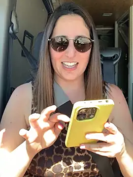 Snapshot of Maya_Brooke chatting on April 16, 2026, 2:07 pm Maya Brooke online show from April 16, 2026, 2:07 pm