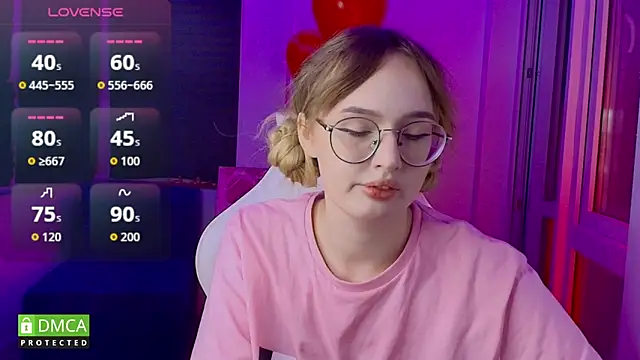 Snapshot of AdeLuna chatting on February 12, 2026, 5:52 pm AdeLuna online show from February 12, 2026, 5:52 pm