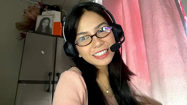 Snapshot of ConstancePorrini chatting on February 19, 2026, 5:47 am ConstancePorrini online show from February 19, 2026, 5:47 am