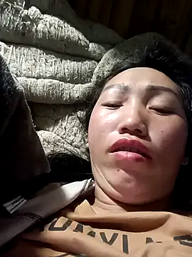 hot-luna- online show from February 15, 2026, 10:17 pm