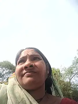 Hotty raghni online show from February 20, 2026, 9:54 am