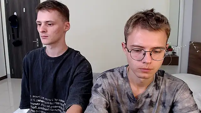 NikiKerryCum online show from April 18, 2026, 9:46 am