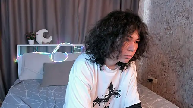Gentle Flash online show from June 26, 2026, 1:04 pm