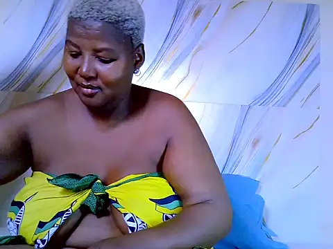 Snapshot of treasure_hunny chatting on February 4, 2026, 3:18 pm treasure hunny online show from February 4, 2026, 3:18 pm