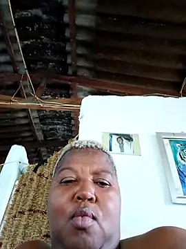 Snapshot of treasure_hunny chatting on February 27, 2026, 6:02 am treasure hunny online show from February 27, 2026, 6:02 am