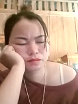 Snapshot of emlylyxinh chatting on February 26, 2026, 8:24 am emlylyxinh online show from February 26, 2026, 8:24 am