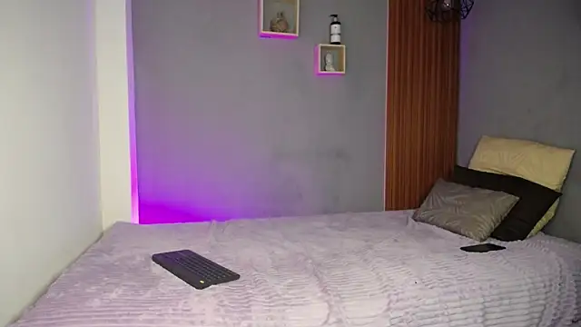 LUNITA125 online show from February 6, 2026, 3:22 am