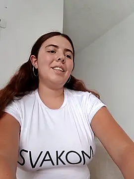 Snapshot of lyss_muller chatting on May 27, 2026, 8:50 pm lyss muller online show from May 27, 2026, 8:50 pm