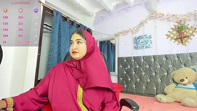 SamiraAwada online show from May 28, 2026, 7:11 pm