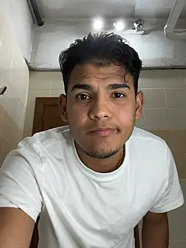 Snapshot of DavShi chatting on February 3, 2026, 1:37 am DavShi online show from February 3, 2026, 1:37 am