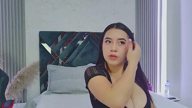 Snapshot of AmyTorres_ chatting on April 22, 2026, 3:24 pm AmyTorres online show from April 22, 2026, 3:24 pm
