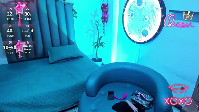 Miaa-Foxx online show from March 31, 2026, 7:36 pm