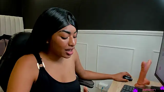  luna rossee  online show from February 19, 2026, 9:55 pm