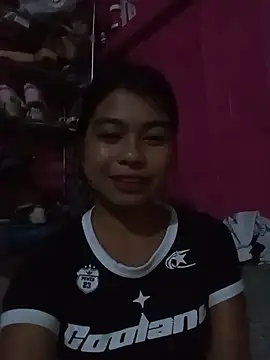 Snapshot of Heavens_night04 chatting on February 15, 2026, 4:14 pm Heavens night04 online show from February 15, 2026, 4:14 pm