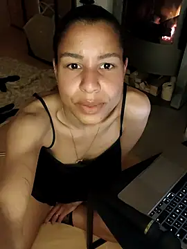 YaraEstelle online show from March 19, 2026, 8:35 pm