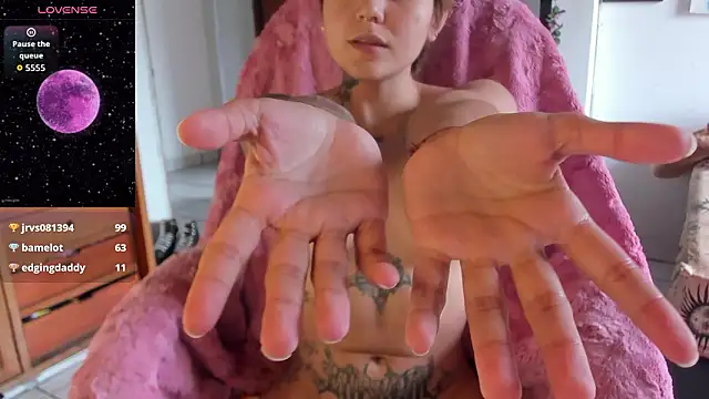 Snapshot of sunflowerr_ chatting on March 2, 2026, 7:32 pm sunflowerr online show from March 2, 2026, 7:32 pm