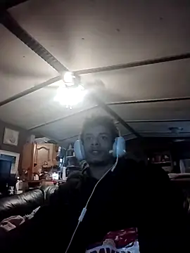 Snapshot of spooky425hd chatting on April 5, 2026, 11:13 pm spooky425hd online show from April 5, 2026, 11:13 pm