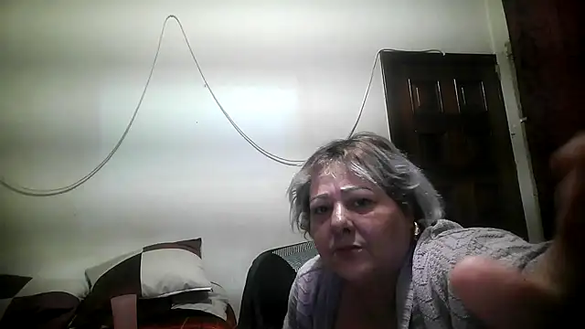 Snapshot of bialoba7 chatting on October 10, 2025, 1:15 am bialoba7 online show from October 10, 2025, 1:15 am
