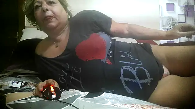 Snapshot of bialoba7 chatting on January 16, 2026, 4:00 pm bialoba7 online show from January 16, 2026, 4:00 pm