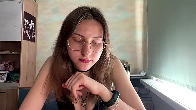 Miaaa Moon online show from May 19, 2026, 11:38 am