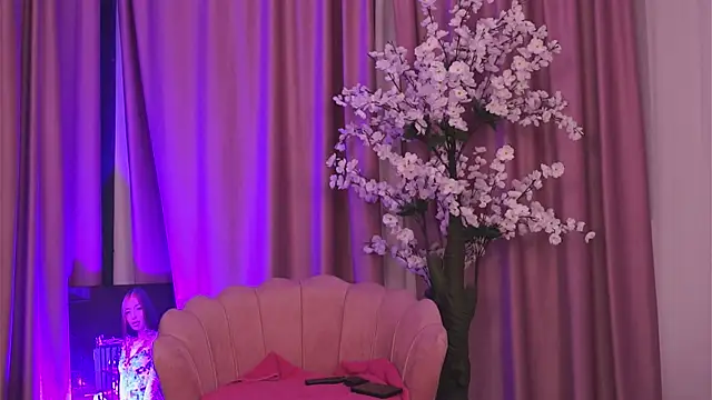 Snapshot of CassandraFoxy chatting on February 6, 2026, 5:23 am CassandraFoxy online show from February 6, 2026, 5:23 am