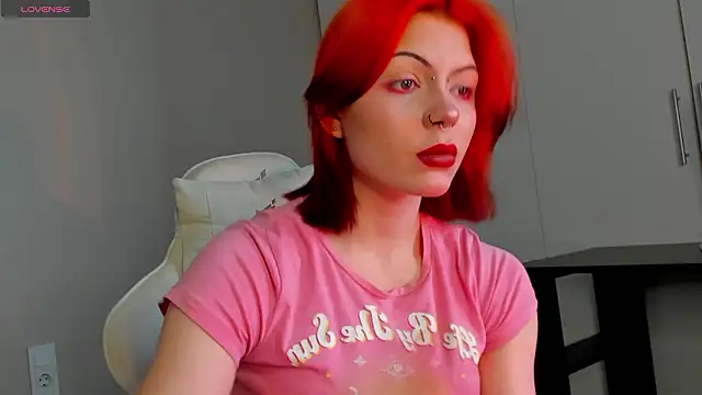 Leah Castro online show from February 9, 2026, 4:05 am