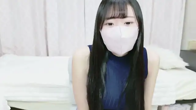 Snapshot of MOE_o0 chatting on February 4, 2026, 9:04 am MOE o0 online show from February 4, 2026, 9:04 am