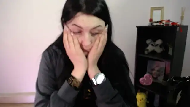 Snapshot of TurnMe_On chatting on February 13, 2026, 1:07 pm TurnMe On online show from February 13, 2026, 1:07 pm