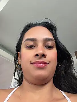 LunaHeat online show from April 9, 2026, 3:06 pm