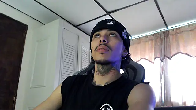 D3v1L88 online show from April 15, 2026, 5:42 pm