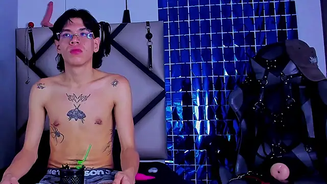 Snapshot of Bennet-Gray chatting on February 28, 2026, 4:13 am Bennet-Gray online show from February 28, 2026, 4:13 am