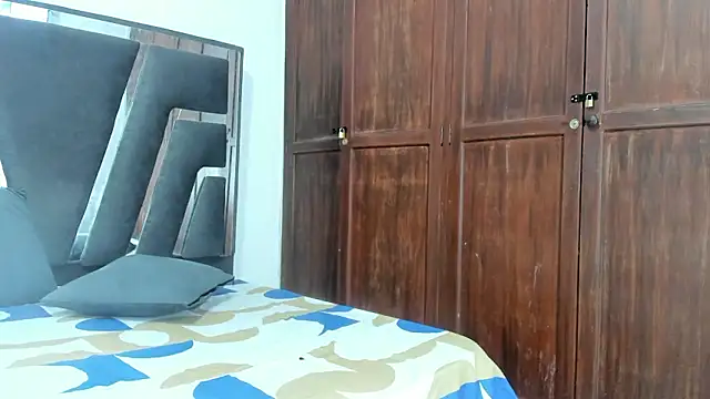 Sophiia88 online show from March 19, 2026, 12:53 pm