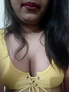 nidhi7180 online show from February 2, 2026, 5:44 pm