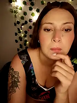 Snapshot of melly_whatson chatting on February 26, 2026, 11:20 am melly whatson online show from February 26, 2026, 11:20 am