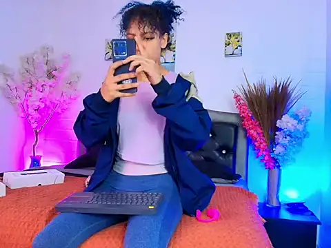 HannahBlue  online show from February 10, 2026, 12:20 pm