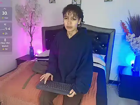 HannahBlue  online show from February 17, 2026, 12:23 pm