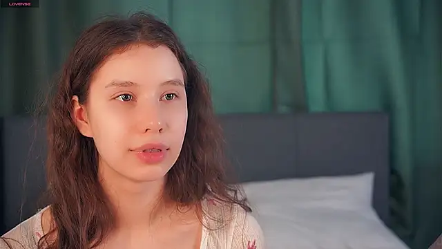 Snapshot of ZofiaSoshnik chatting on February 24, 2026, 6:44 am ZofiaSoshnik online show from February 24, 2026, 6:44 am