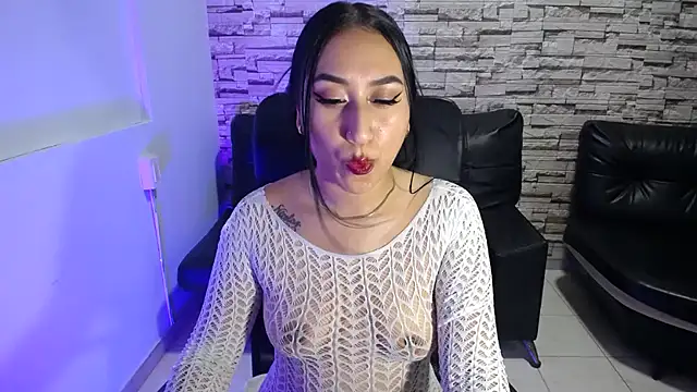 paula ross  online show from April 14, 2026, 11:33 pm