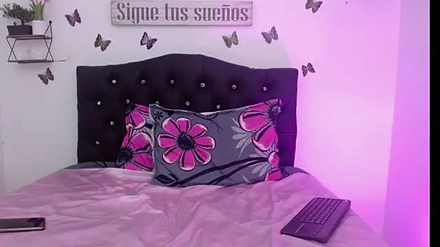 Coral Villalobos online show from February 26, 2026, 6:29 pm