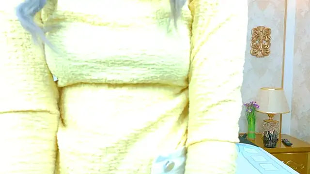 Snapshot of AlanaHouston chatting on February 12, 2026, 12:33 pm AlanaHouston online show from February 12, 2026, 12:33 pm