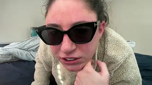 Snapshot of mr_mrs_glitter chatting on January 31, 2026, 8:29 pm mr mrs glitter online show from January 31, 2026, 8:29 pm