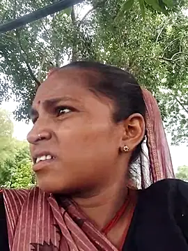 Snapshot of Gungun_thakur chatting on July 27, 2026, 5:36 am Gungun thakur online show from July 27, 2026, 5:36 am