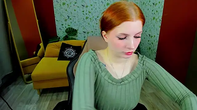 Snapshot of MiraBoom chatting on May 17, 2026, 8:49 pm MiraBoom online show from May 17, 2026, 8:49 pm