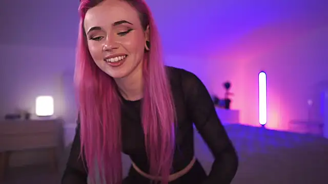 Sarah Pink online show from March 16, 2025, 5:28 pm