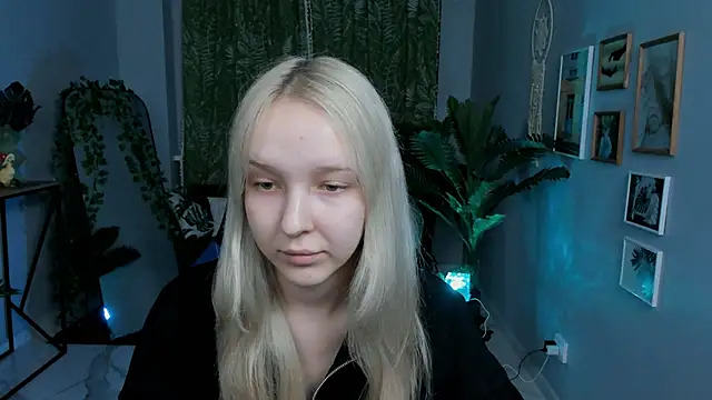 MaoqiBeverly online show from April 13, 2026, 6:08 am