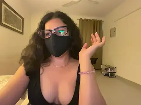 Anna girl22 online show from May 20, 2026, 4:13 pm