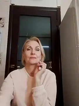 Snapshot of MichelleSolis chatting on March 4, 2026, 8:15 pm MichelleSolis online show from March 4, 2026, 8:15 pm